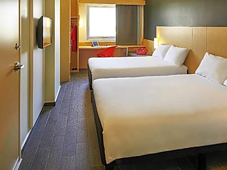 Standard Room with twin double beds