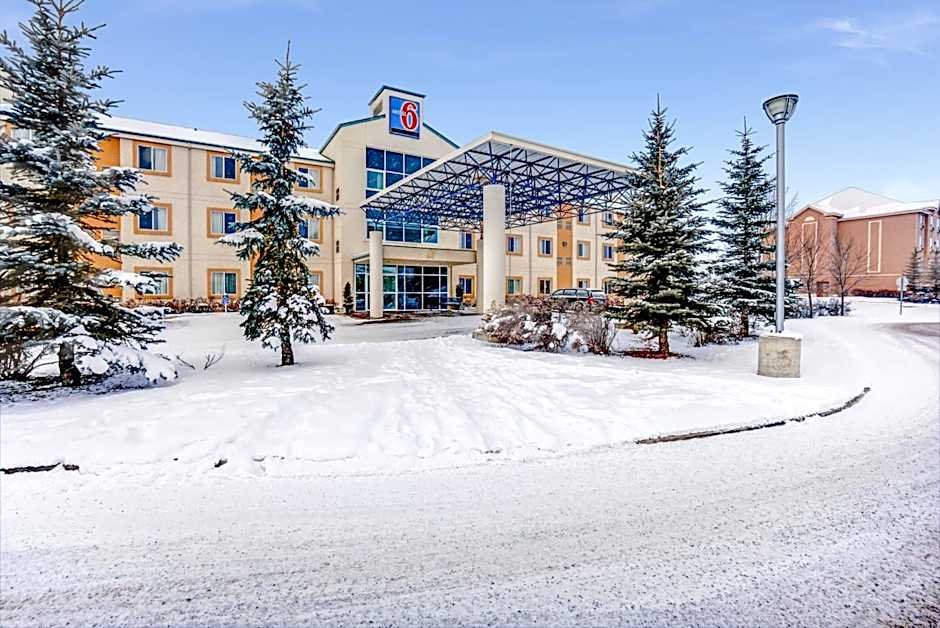Motel 6-Red Deer, AB