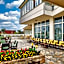 Hotel Caesar B&B Fronte Mare in Centro di Milano Marittima