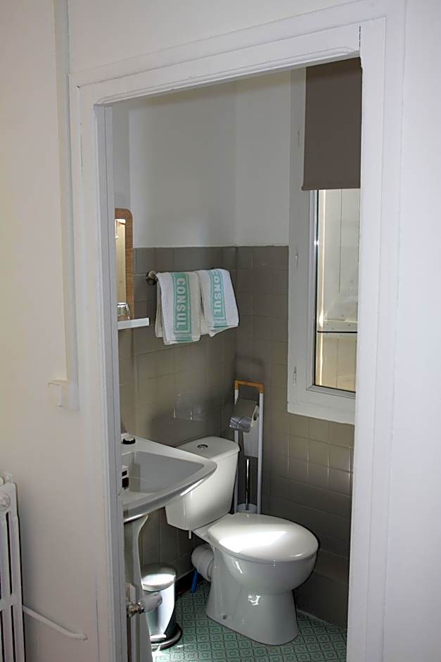 1er Consul SAS a Bussinca