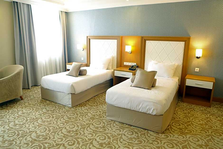 Momona Hotel.