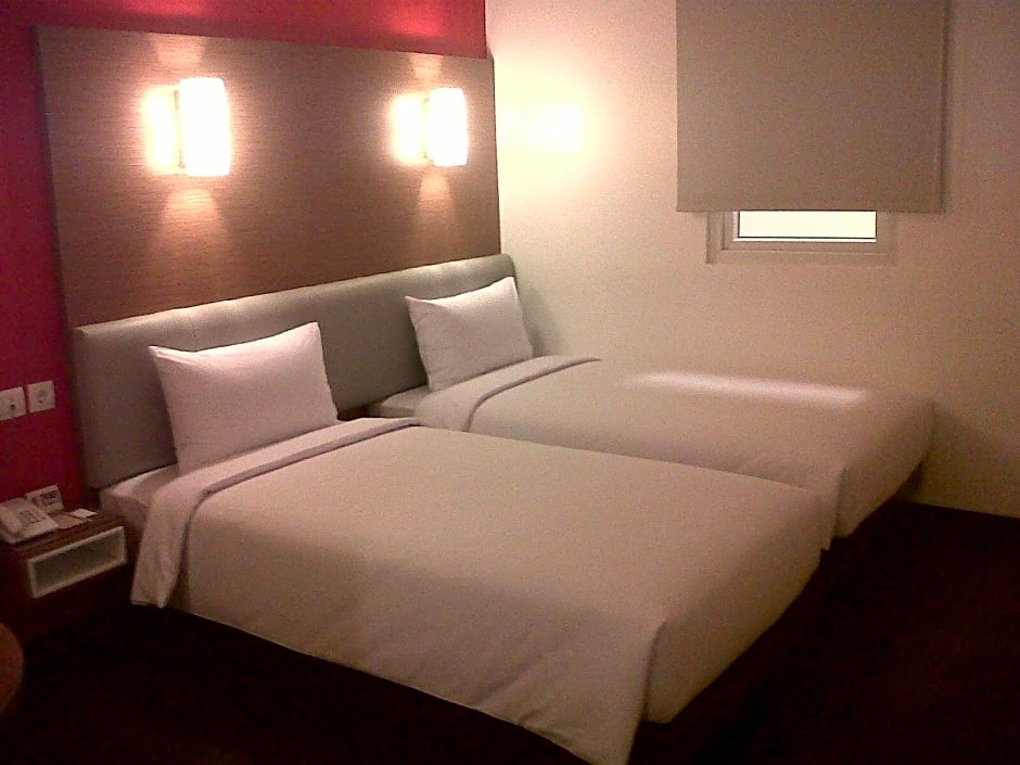 Amaris Hotel Season City