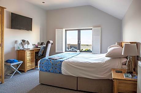 King Room with Partial Sea View