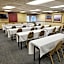 La Quinta Inn & Suites by Wyndham Appleton-College Avenue