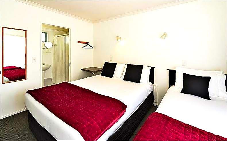 Accolade Lodge Motel