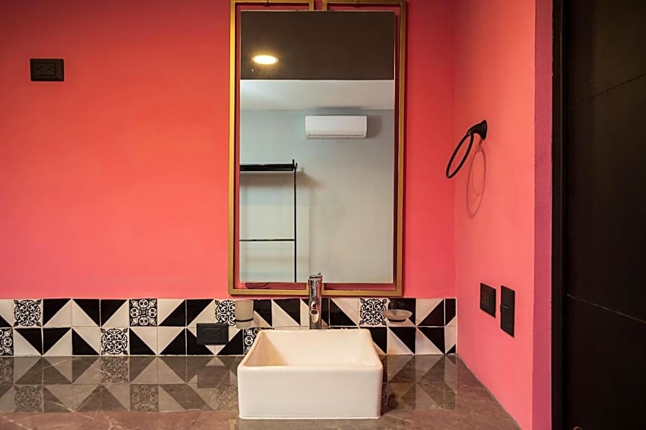 Estudios amueblados y equipados con cocineta en ubicación Céntrica MTY