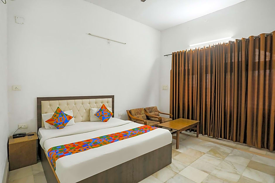 Via Prashansa Palace - Banaras Railway Station