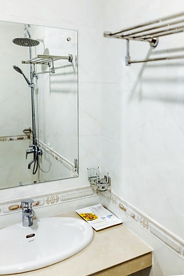 Douangpraseuth Hotel