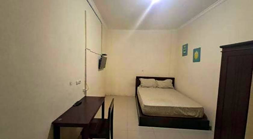 OYO 93477 Almahyra Guest House Syariah