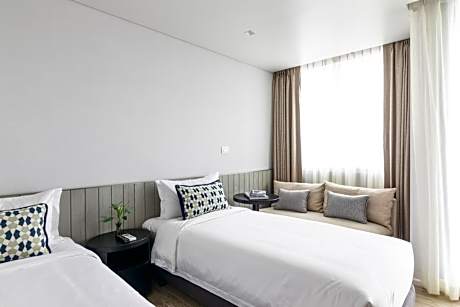 Premium Twin Room