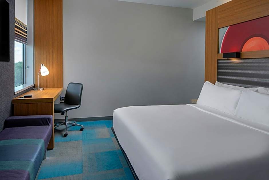 Aloft Green Bay