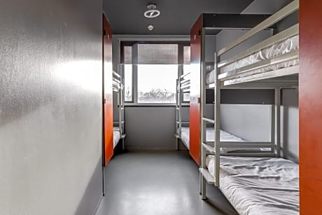 private 6-bed en-suite dorm