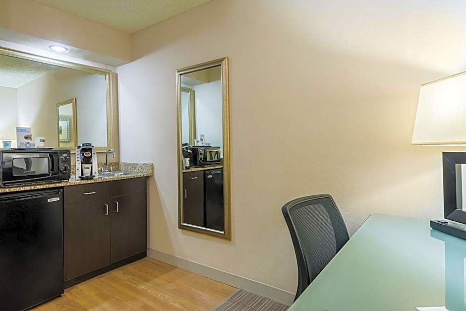 Holiday Inn Express Hotel & Suites Kendall East-Miami By IHG