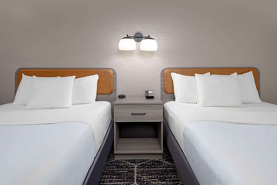 La Quinta Inn & Suites by Wyndham El Dorado
