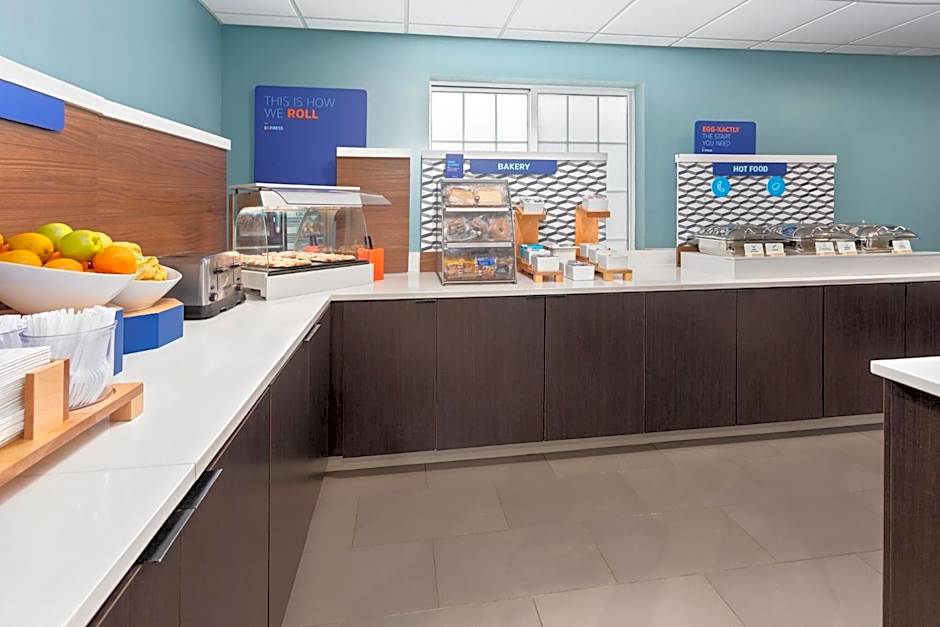 Holiday Inn Express Hotel & Suites Acme-Traverse City By IHG