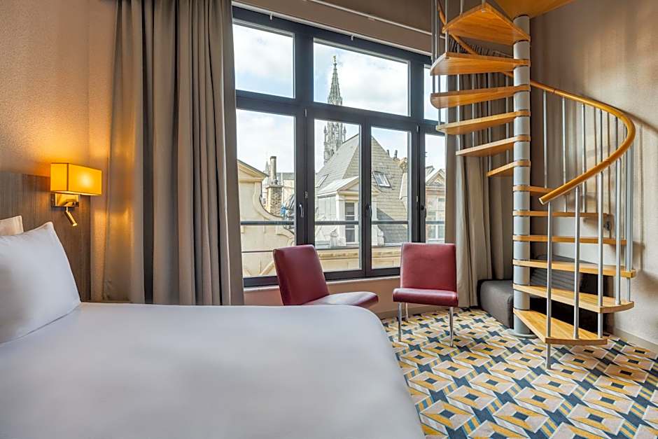 Alma Grand Place Hotel