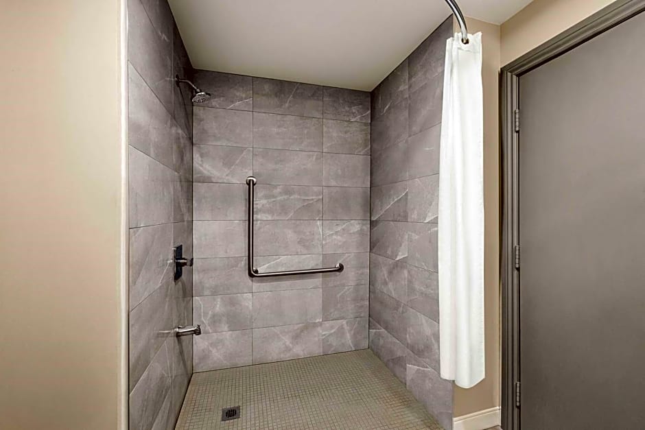 Super 8 by Wyndham Sarnia ON