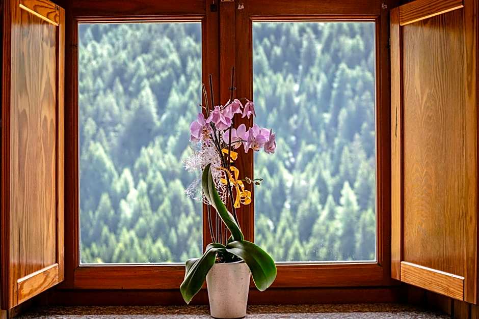 Hotel & Restaurant Perret - Mountain People