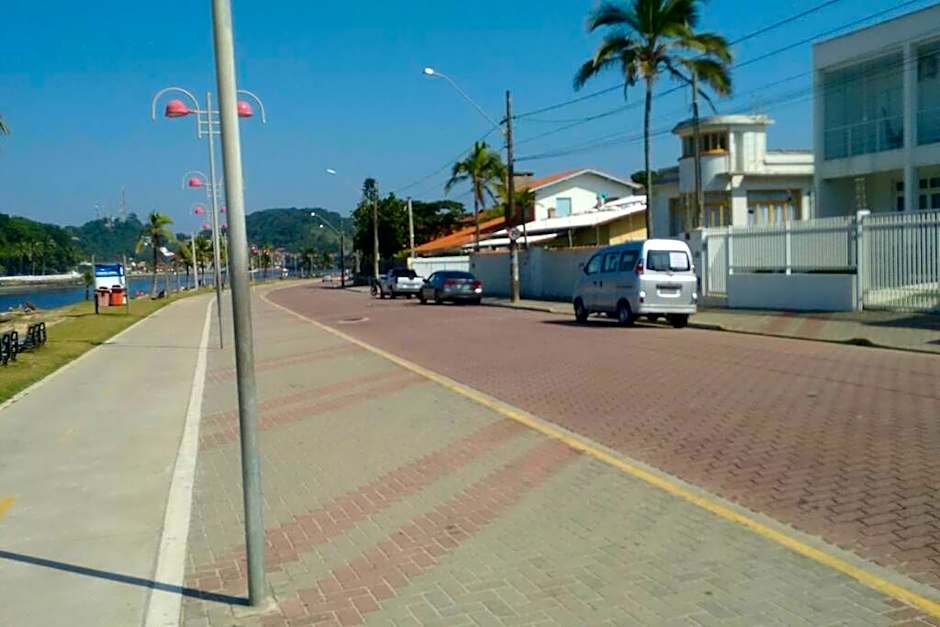 CASA - FRENTE PARA O MAR