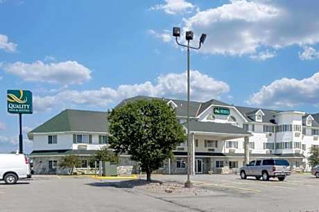 Quality Inn & Suites Lincoln North