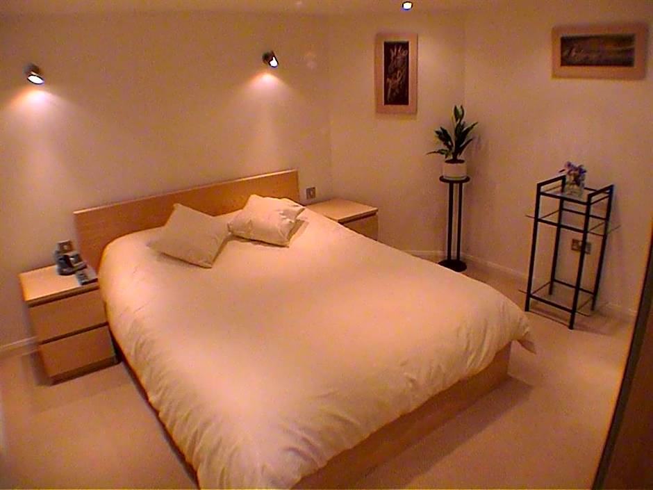Earle House Serviced Apartments