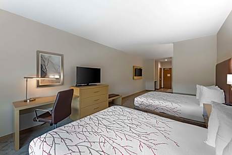 Accessible - 2 Queen Mobacc Comast Bathtb Micrfg Nsmk Full Breakfast
