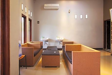 OYO Life 2273 Pratama Homestay