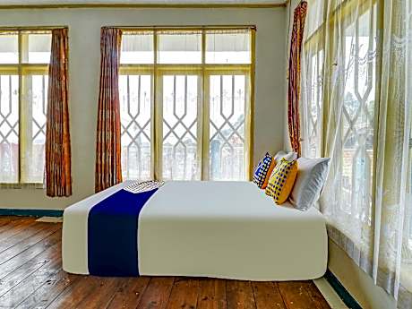 SPOT ON Room without Air Conditioning