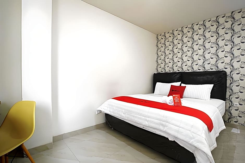 RedDoorz near Palembang Trade Center 3