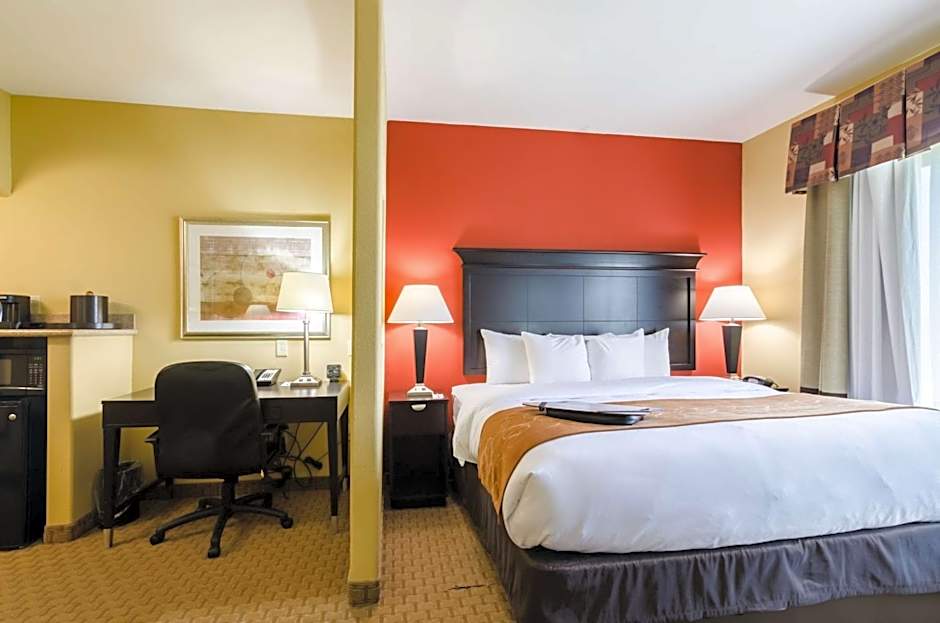 Comfort Suites Salina South