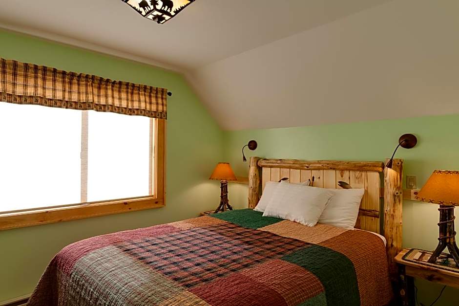 Cobble Mountain Lodge