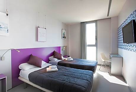 Twin Room with Private Bathroom