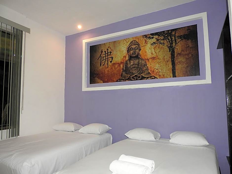 Easy Hotel