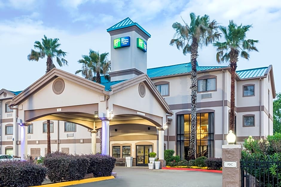 Holiday Inn Express Hotel and Suites Lake Charles