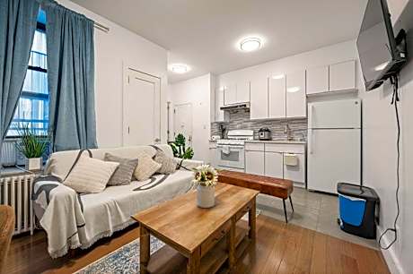 Spacious Modern Chinatown 3 bedrooms