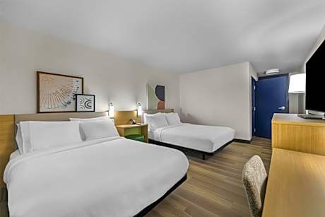 Queen Room with Two Queen Beds and Roll-In Shower - Disability Access