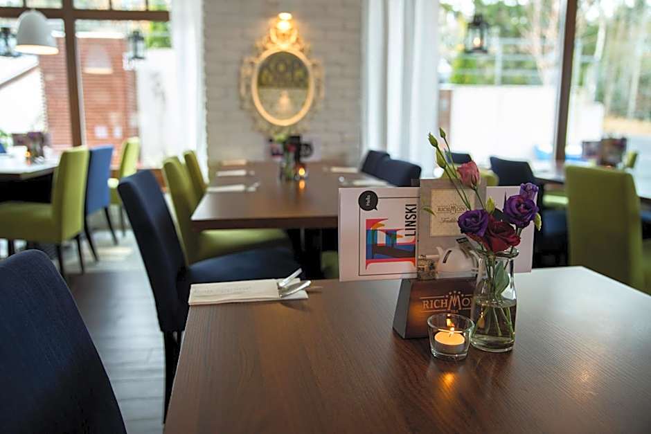 Flinski Sport X SPA, Boutique X Art