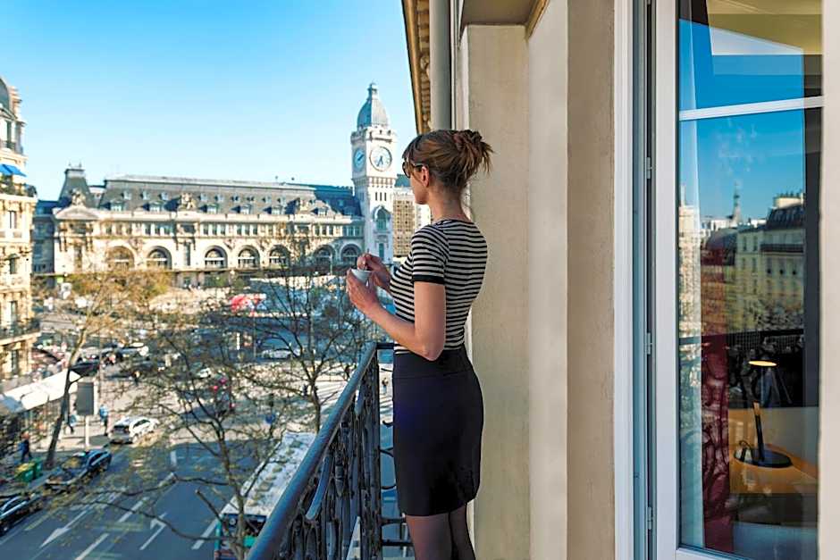 Hotel Camille Paris, Tapestry Collection by Hilton