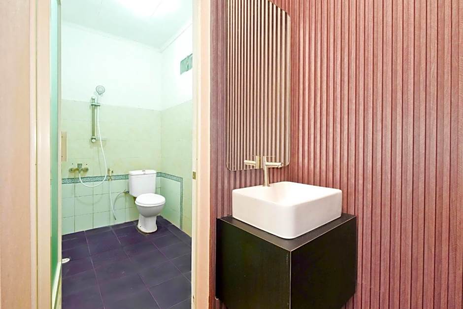 Berlian Abadi Hotel by Sinergi