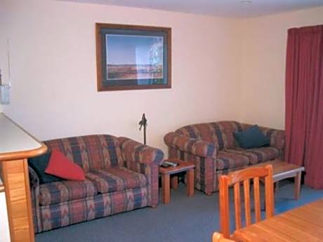 Apartment with Mountain View