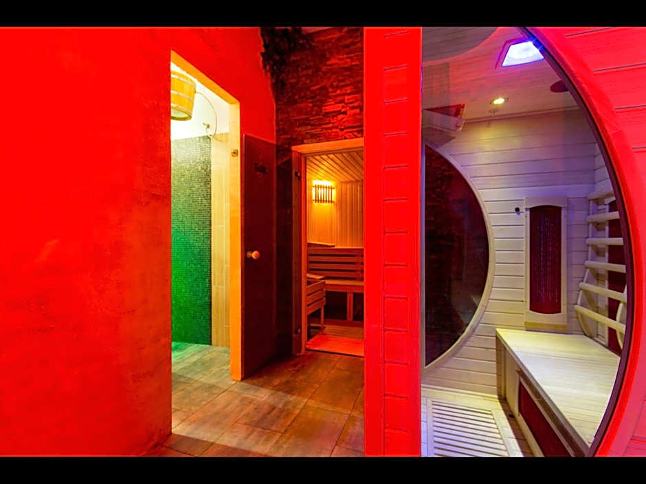 Amber Hotel