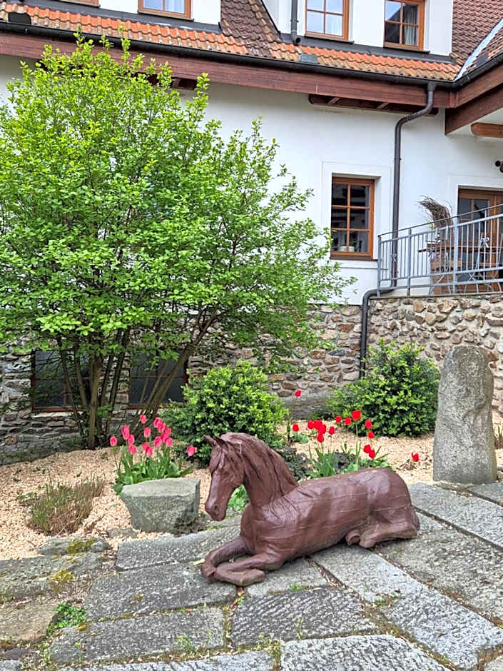 Hotelový a jezdecký areál Dvůr Krutěnice