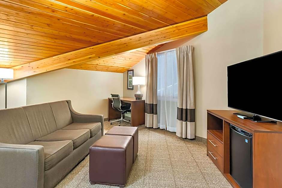 Comfort Inn & Suites Near University of Wyoming