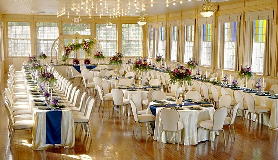 1905 Basin Park Hotel