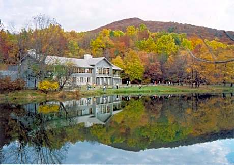 Peaks Of Otter Lodge