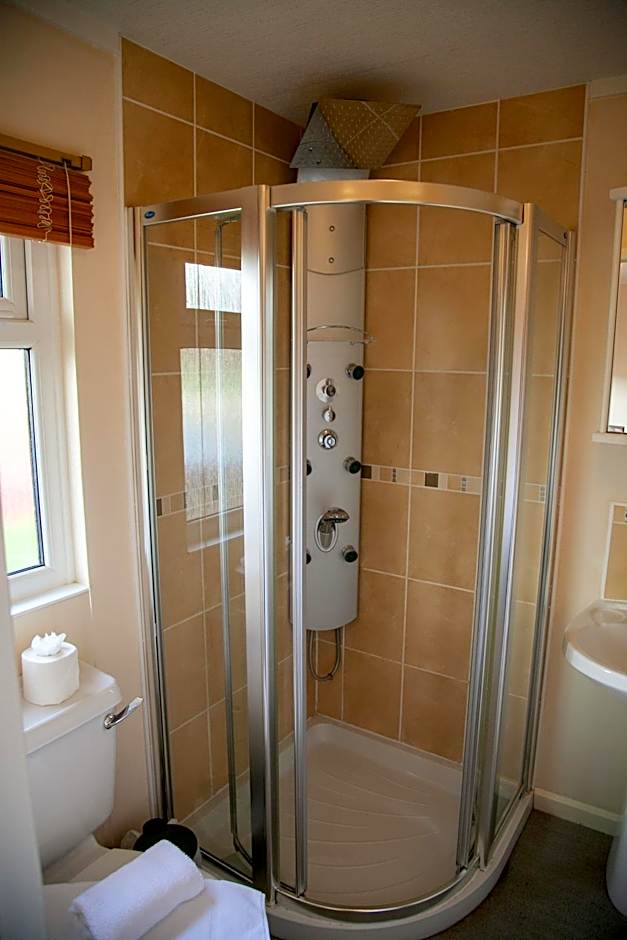 Saffron Lodge With Hot Tub