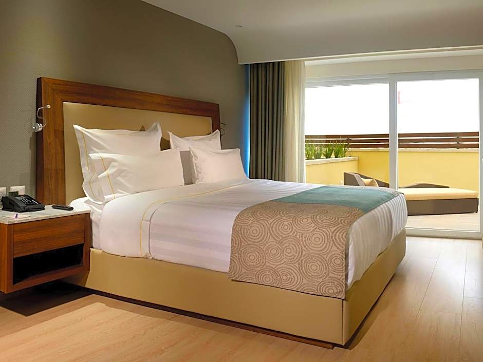 HS HOTSSON Hotel Irapuato