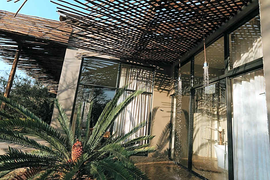 Sensiri Plains Safari Lodge