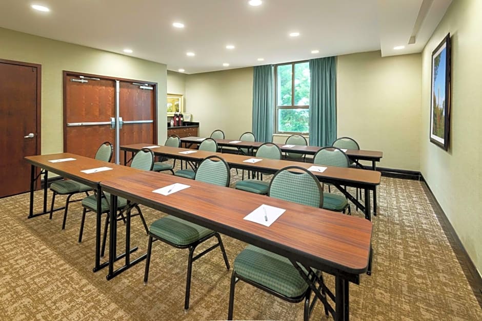 Hampton Inn By Hilton & Suites National Harbor/Alexandria Area