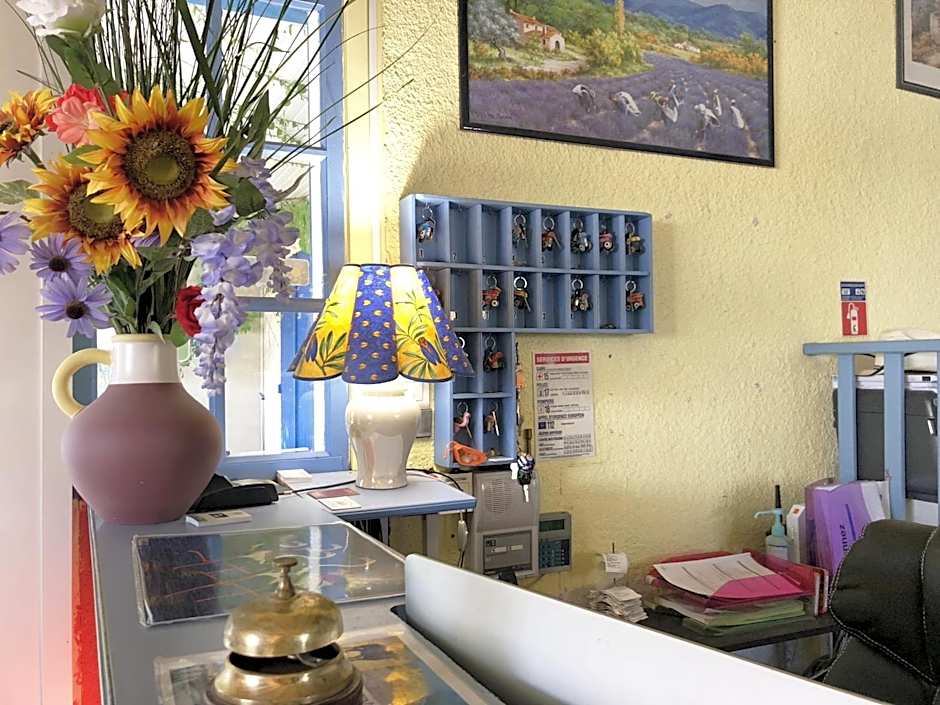 Hotel Des 4 Vents "Esprit Camargue" Parking Privé securisé